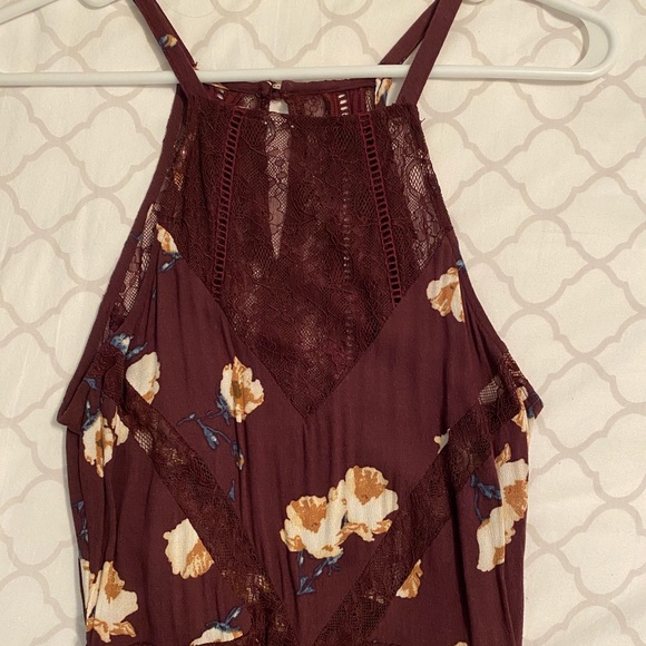 Maroon a-line dress with lace detailing - Picture 4 of 5